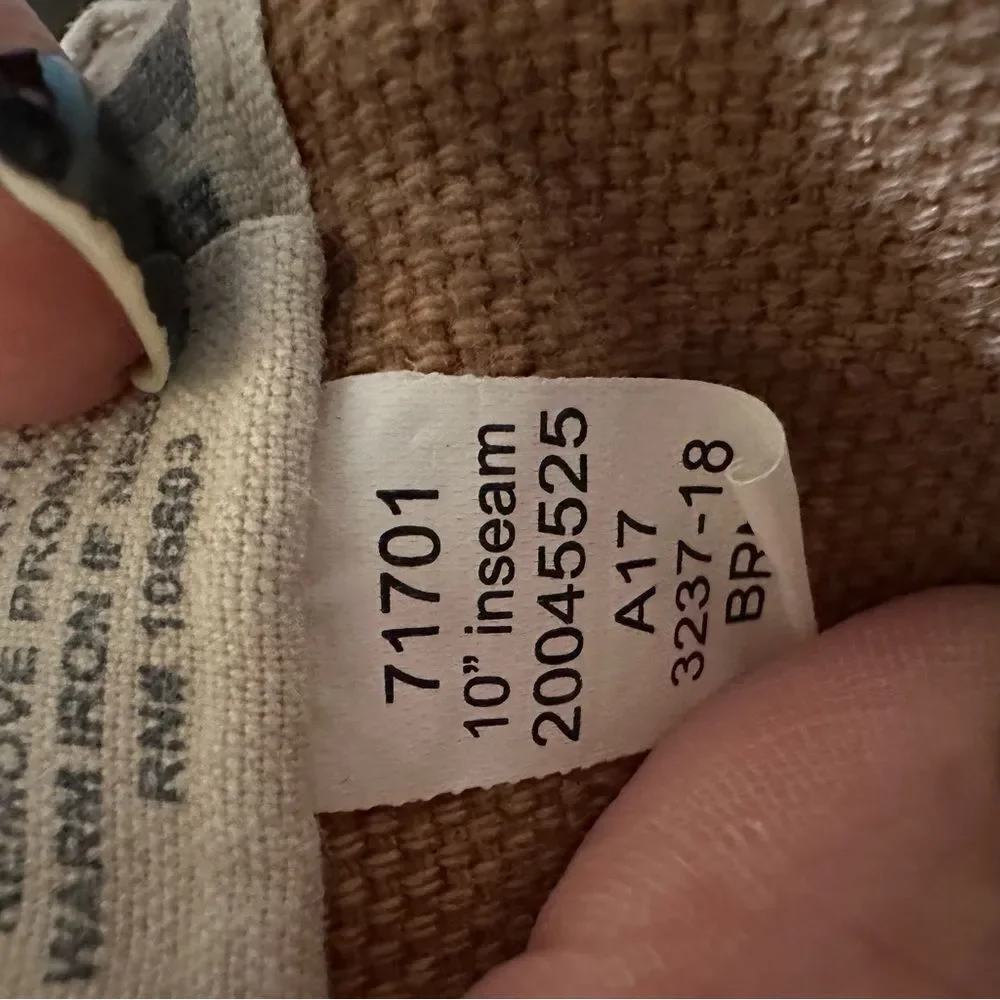 Duluth Trading Co Tan Cargo Shorts